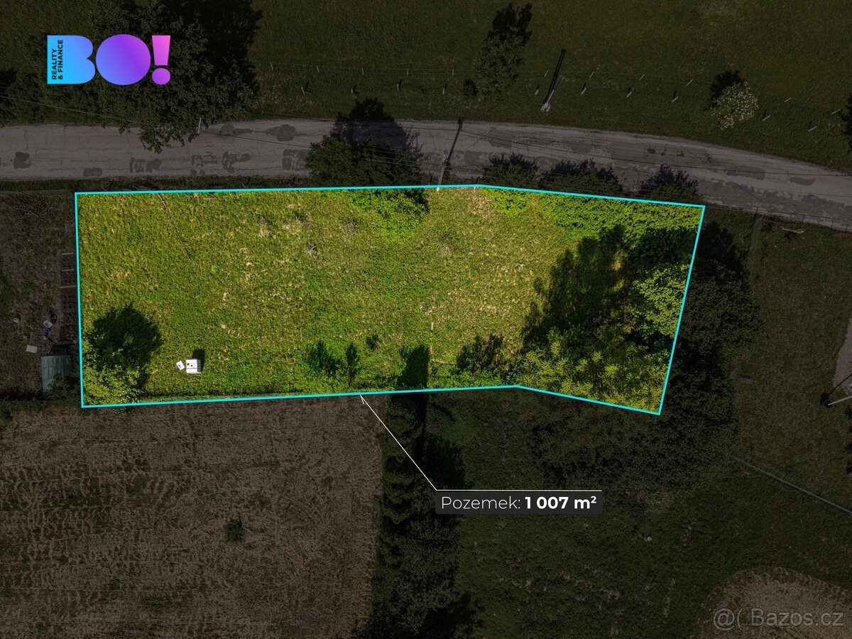 Stavební pozemek 1007 m² – projekt a povolení k dispozici