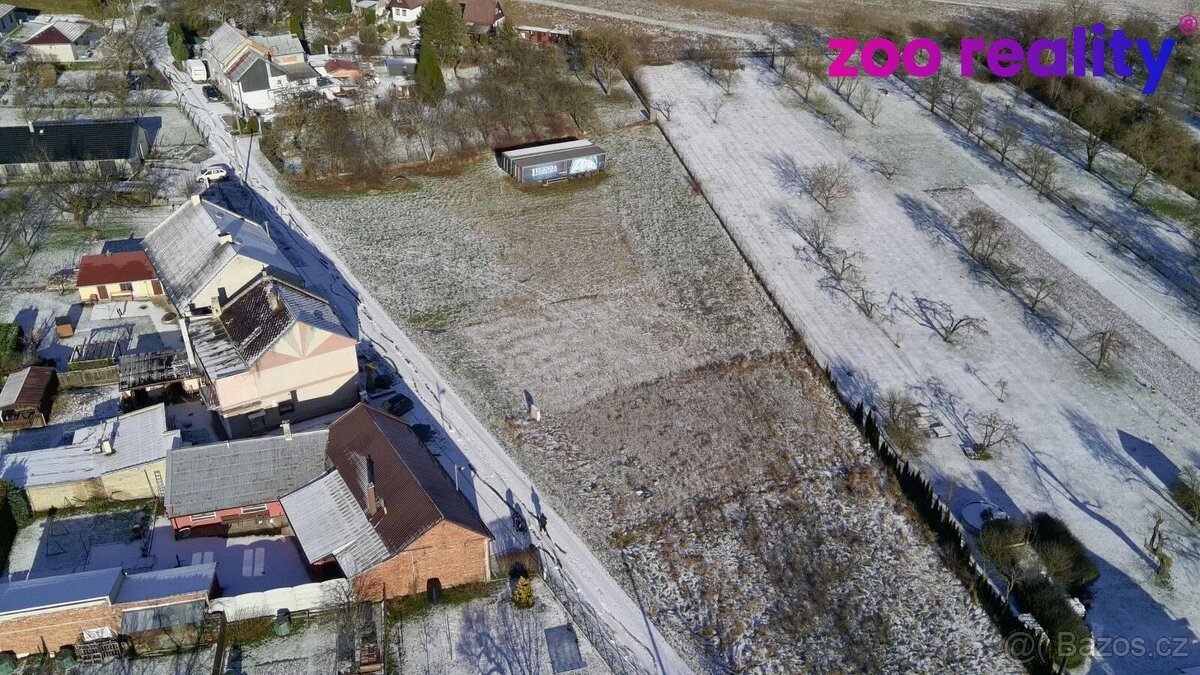 Stavební pozemek 577m2, Lazníky