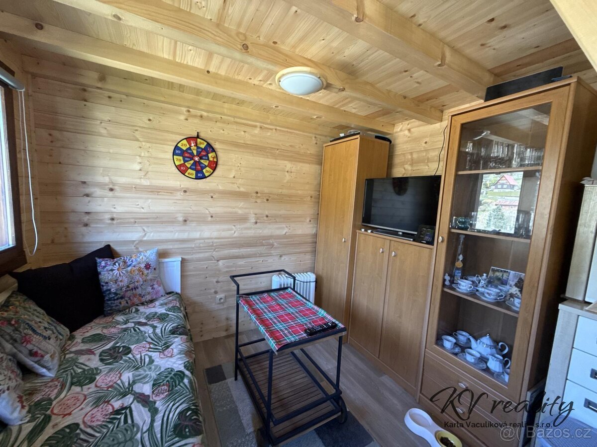 Prodej zahrady s dřevěnou chatkou, CP 357 m2, Vsetín, Amerik