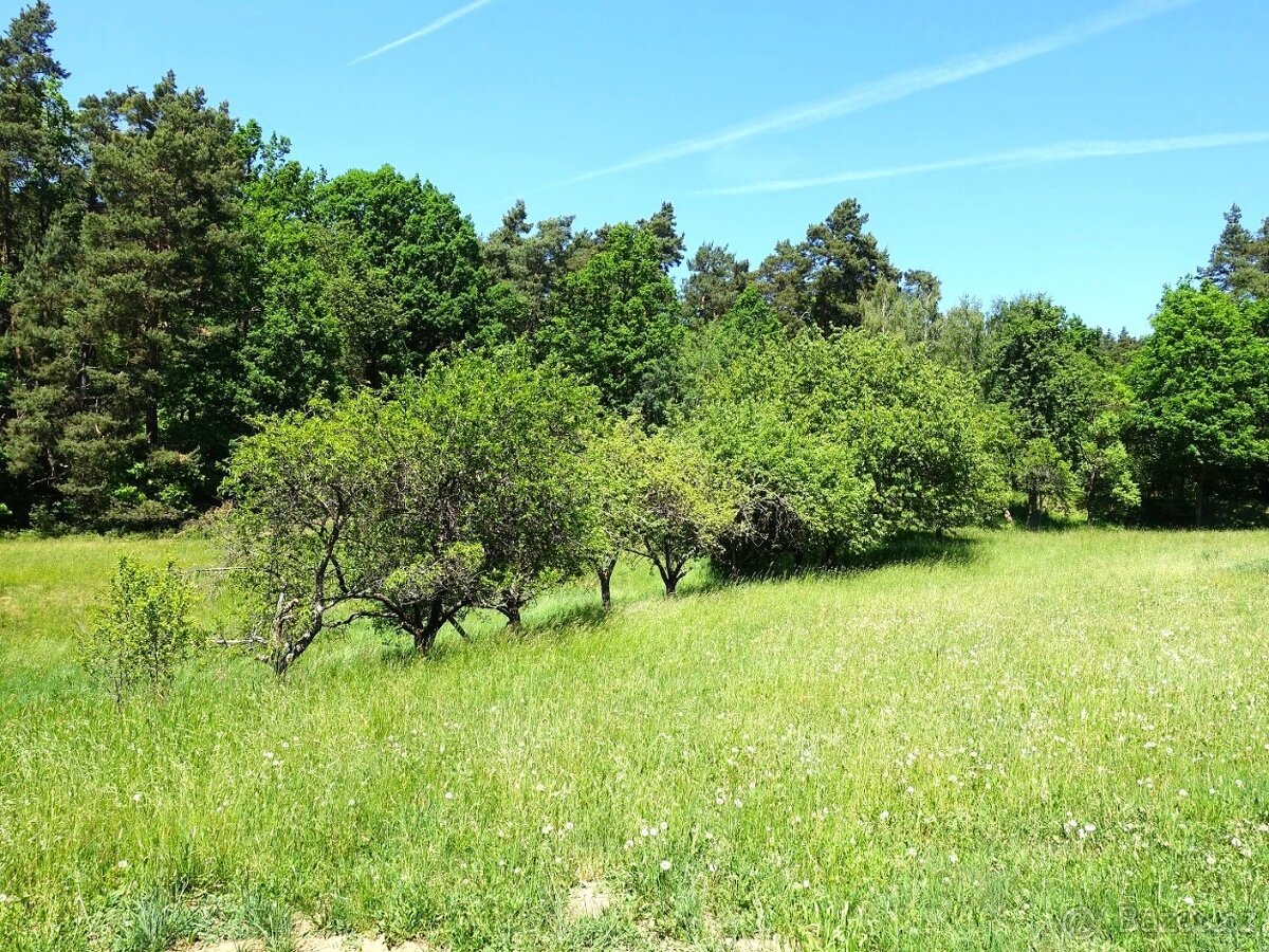 Menší pozemek 1159 m² kousek od Klatov