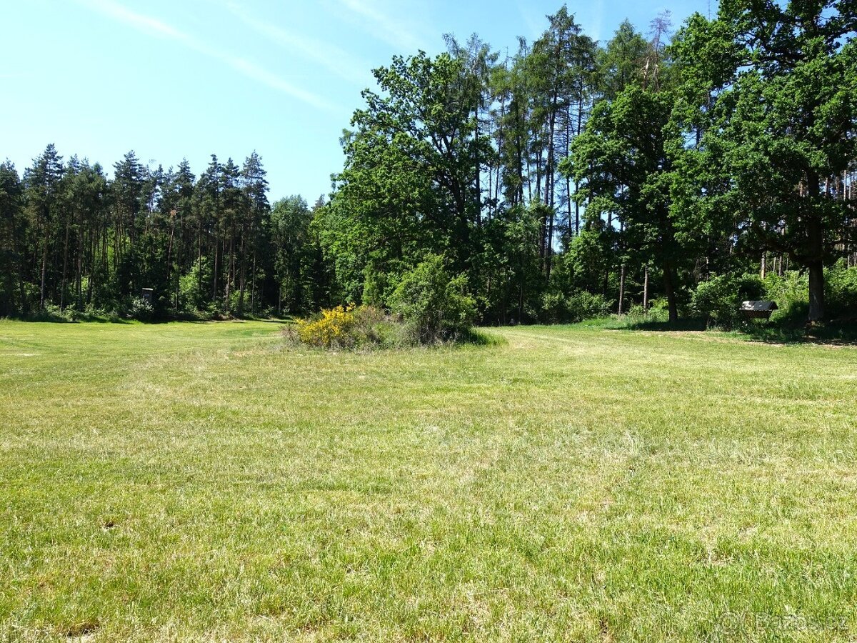 Prodej pěkného pozemku 3 292 m², kousek od Klatov
