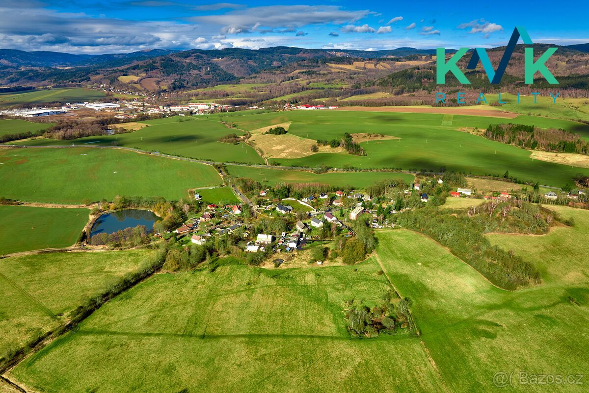 Prodej stavebního pozemku o výměře 968 m2, Ostrov - Květnová