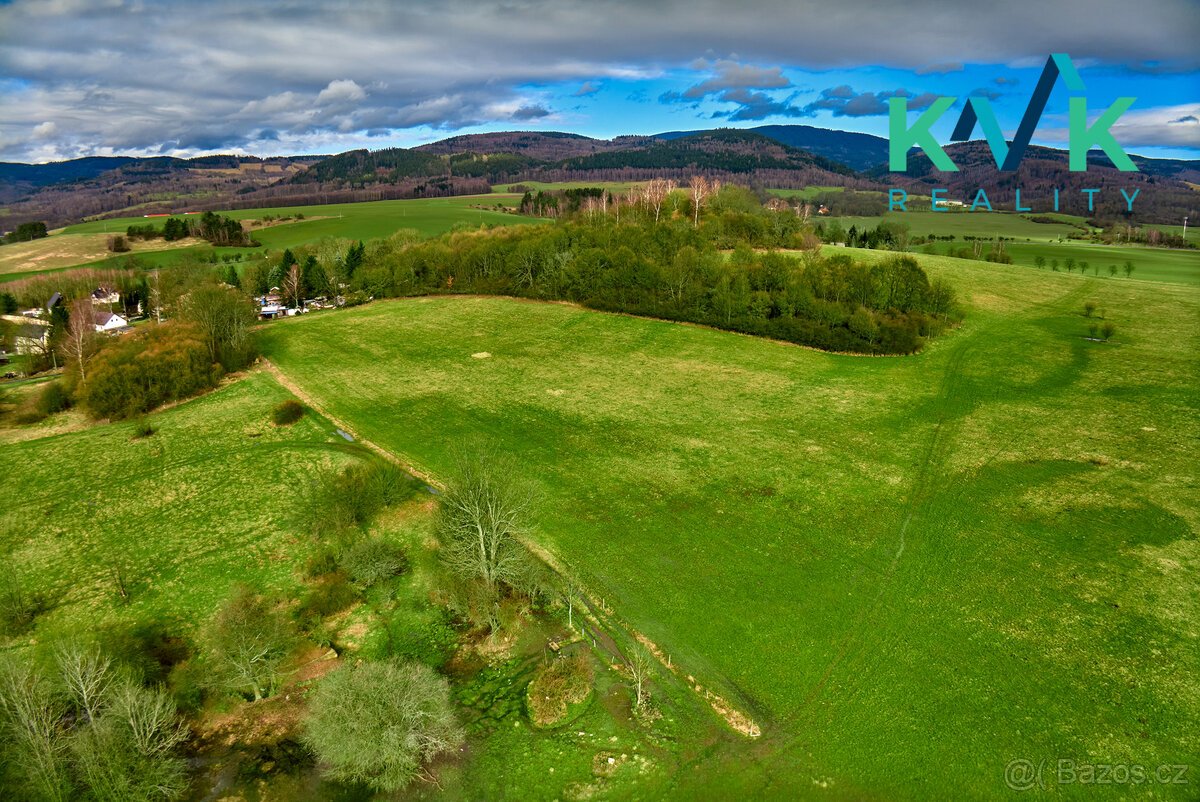 Prodej stavebního pozemku o výměře 968 m2, Ostrov - Květnová