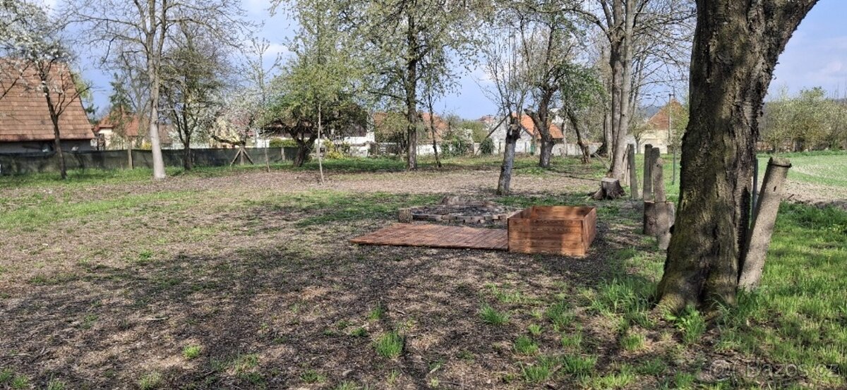 Pozemky s možností výstavby – Jenišovice