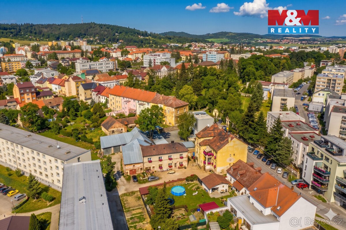 Prodej komerčního pozemku,1 795 m², Strakonice,ul.Havlíčkova