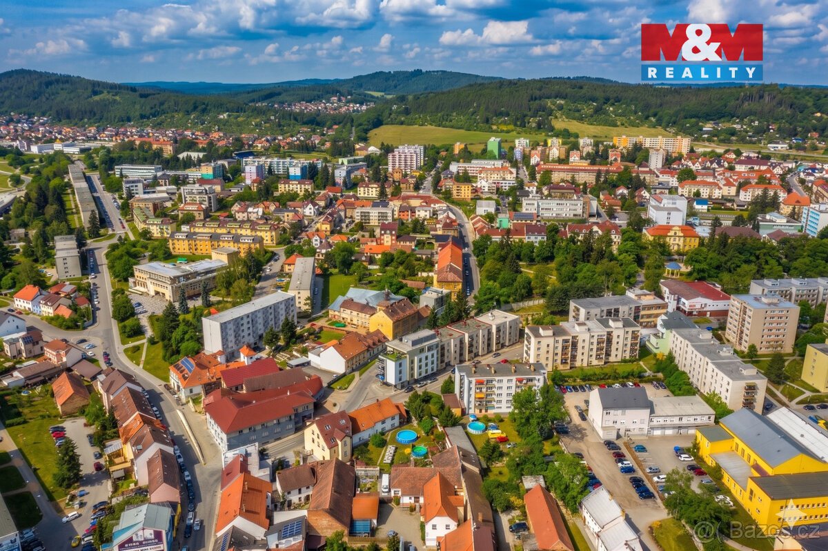 Prodej komerčního pozemku,1 795 m², Strakonice,ul.Havlíčkova