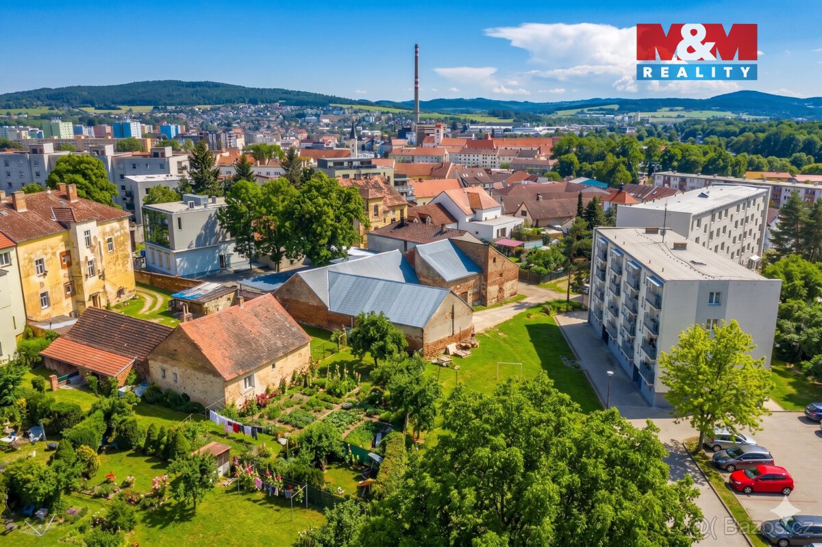 Prodej komerčního pozemku,1 795 m², Strakonice,ul.Havlíčkova