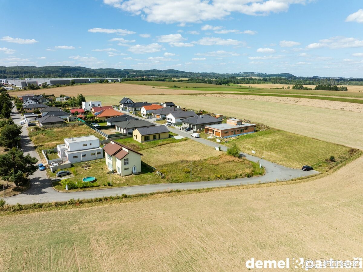 STAVEBNÍ POZEMEK  STŘÍTEŽ U JIHLAVY