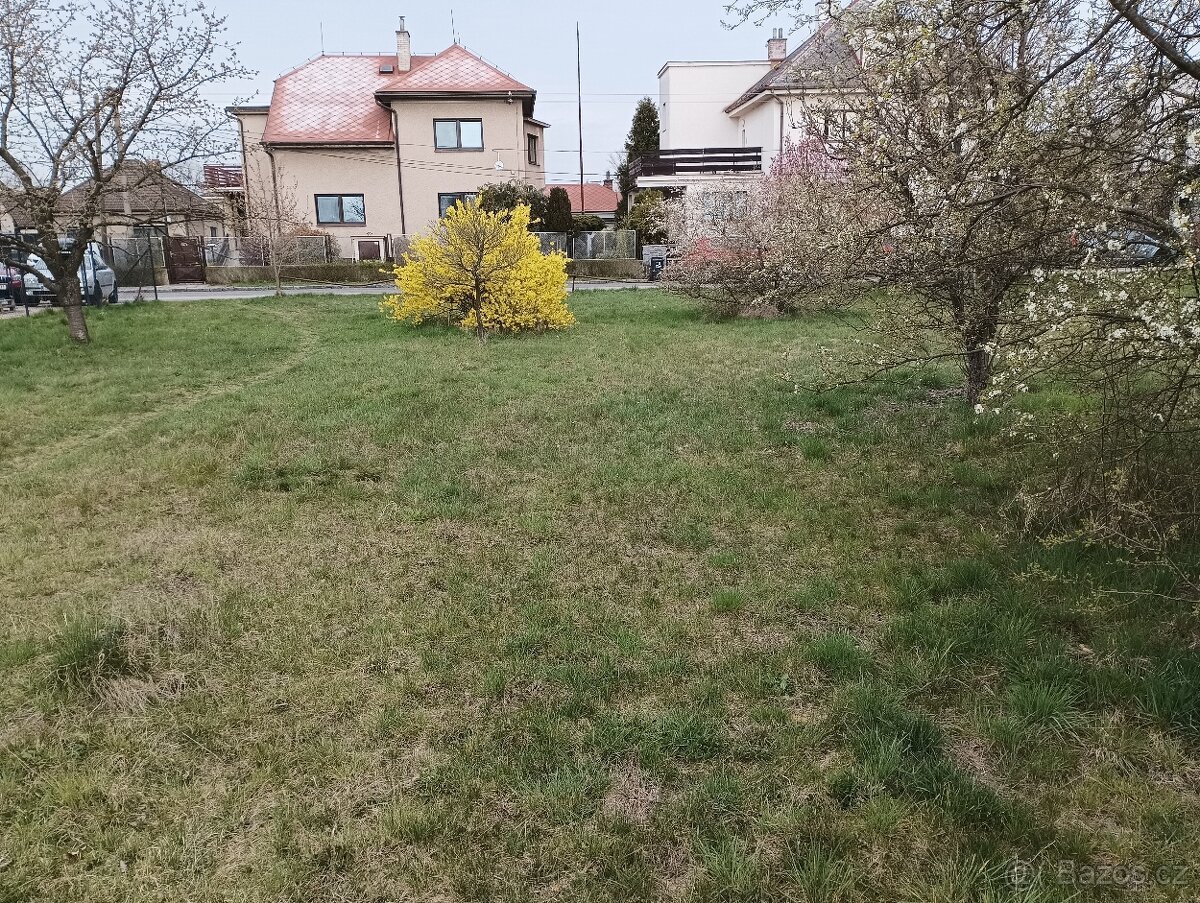 Stavební pozemek 1308 m², Lázně Bohdaneč, ulice Polní