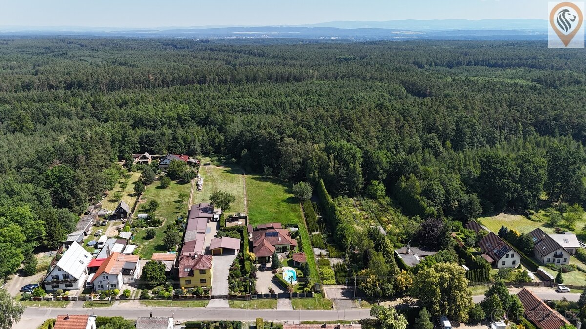 Váš vlastní kousek ráje na prahu lesa - Unikátní pozemek pro