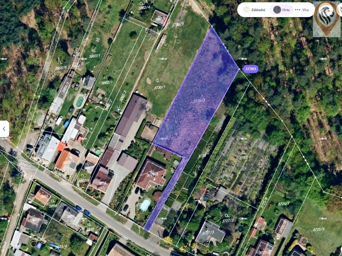Váš vlastní kousek ráje na prahu lesa - Unikátní pozemek pro