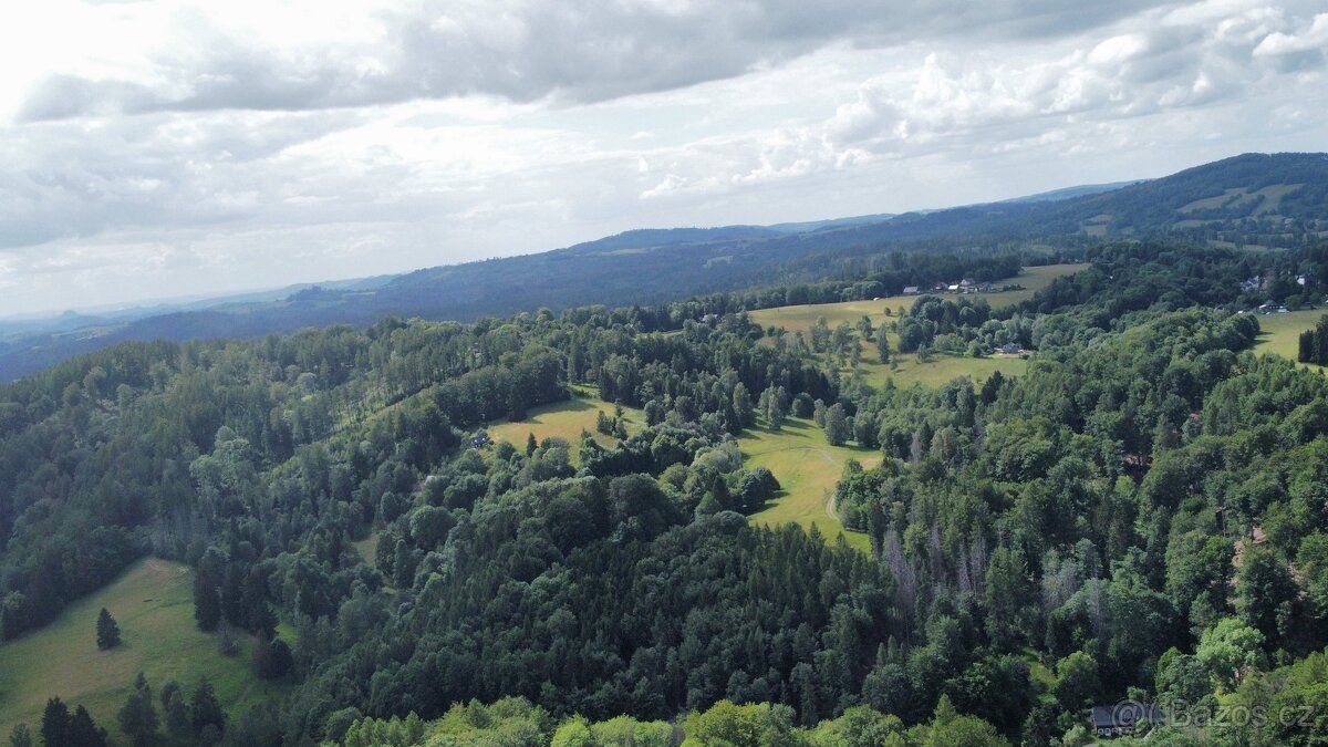Nabízíme k prodeji pozemek o výměře 1 531 m² v malebné lokal