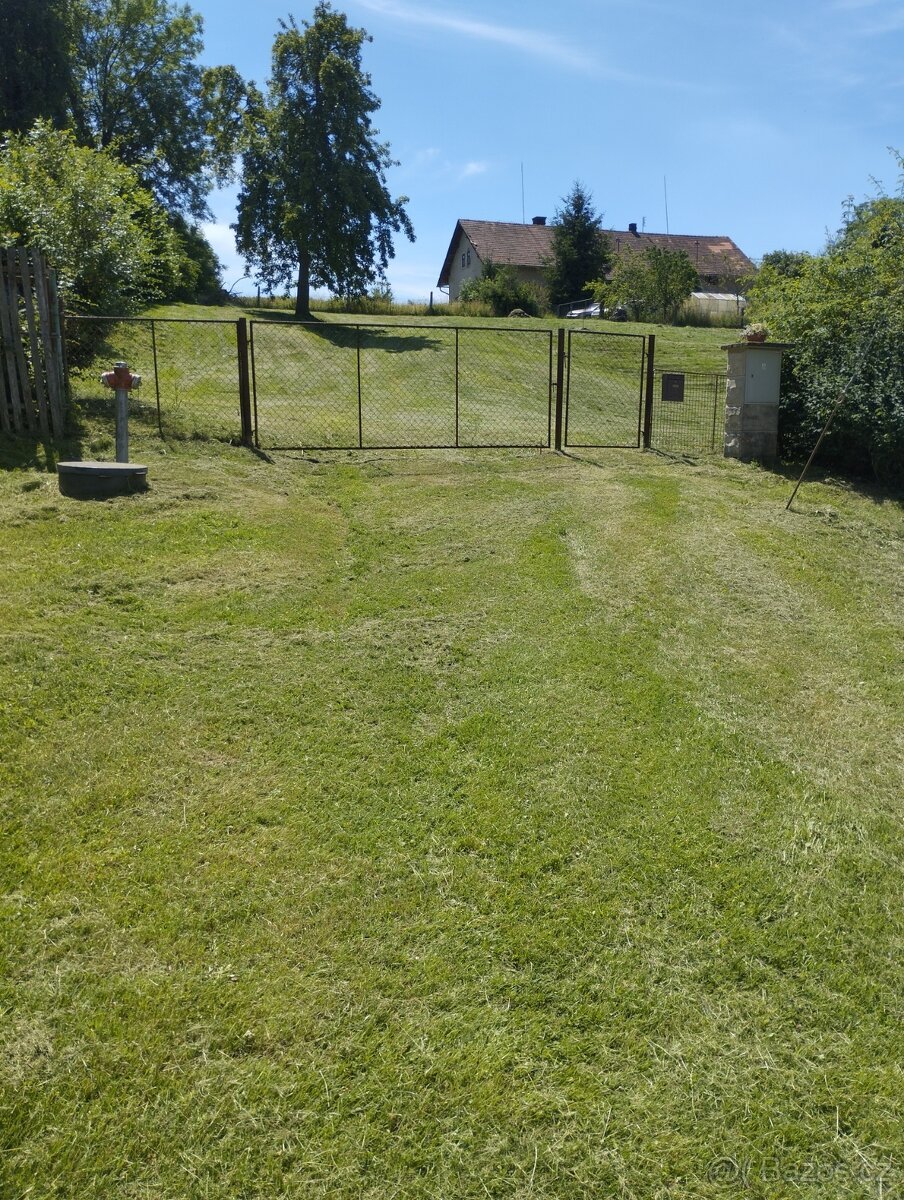 Stavební pozemek v obci Údrnice 1975m2
