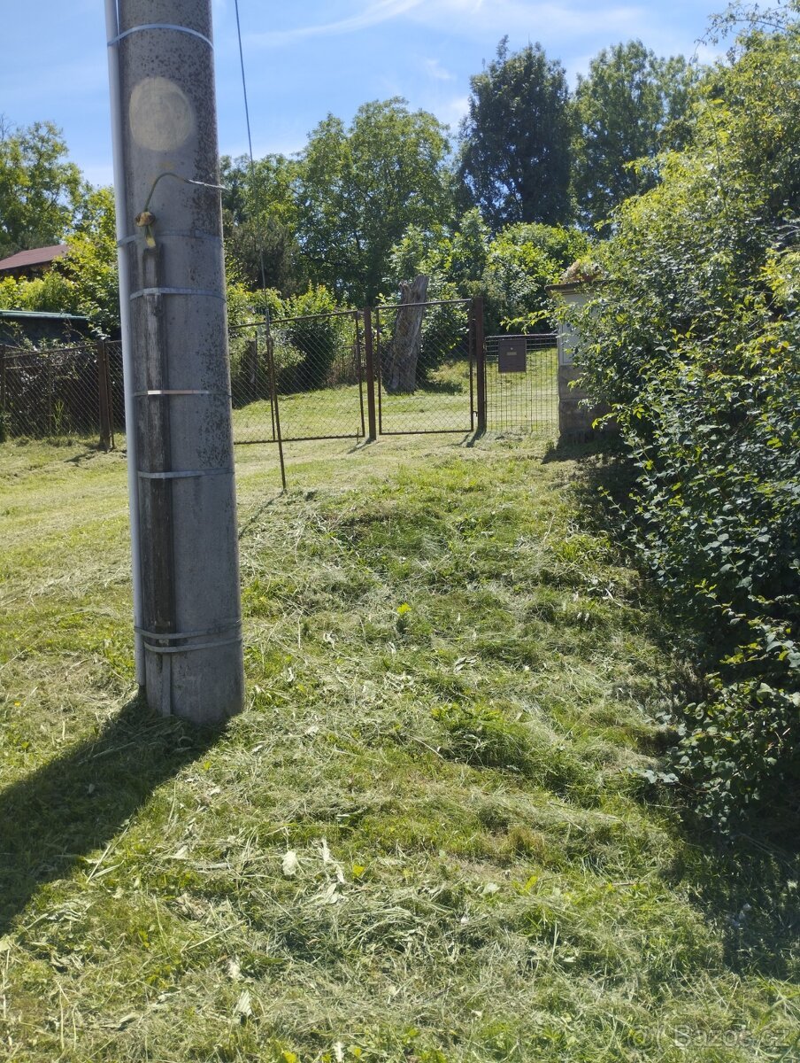 Stavební pozemek v obci Údrnice 1975m2