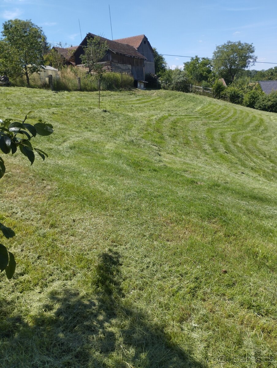 Stavební pozemek v obci Údrnice 1975m2