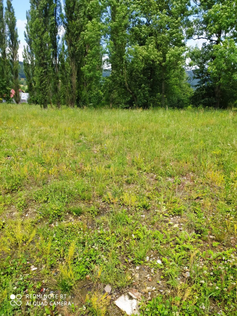 Prodej komerčního pozemku o výměře 5093 m2 v obci Libouchec,