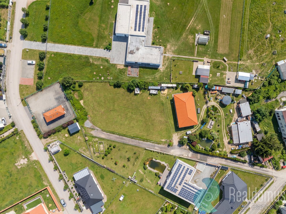Prodej velké stavební parcely v Třeboni