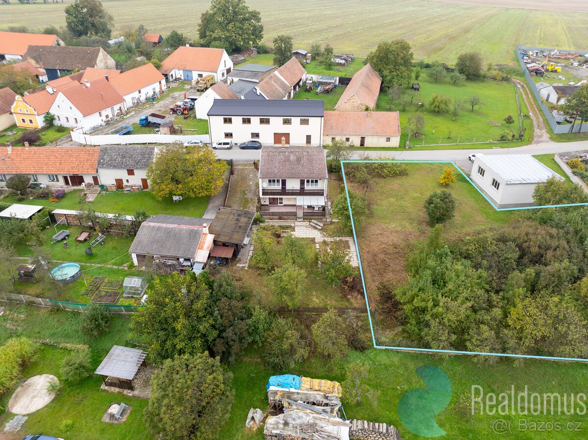Prodej, stavební pozemek, 1.303 m2, Radošovice u Českých Bud