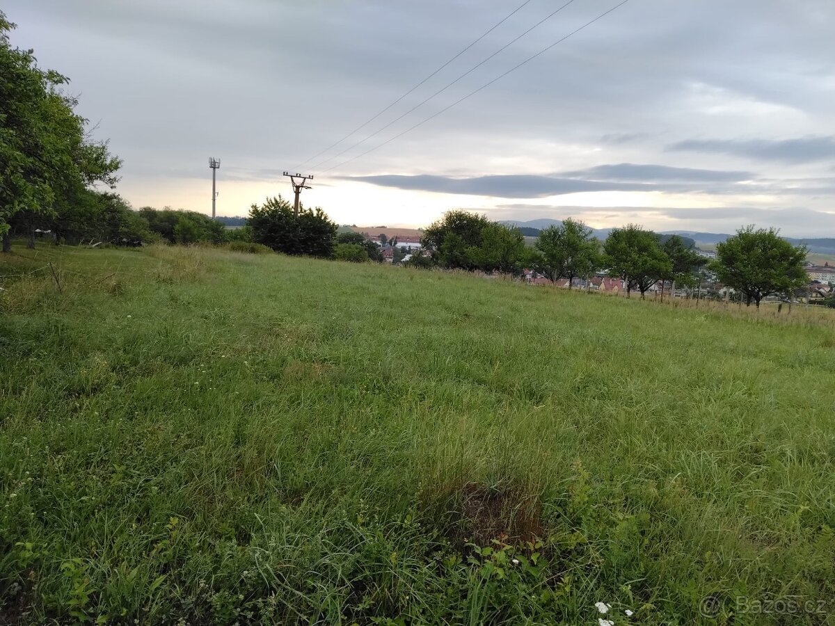 Prodej stavebního pozemku s velkou zahradou-Slavičín