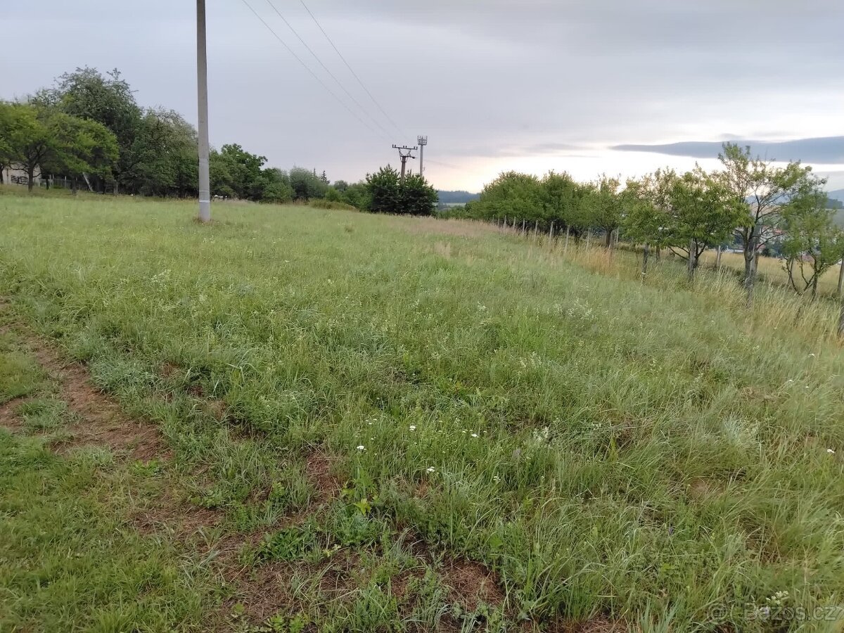 Prodej stavebního pozemku s velkou zahradou-Slavičín