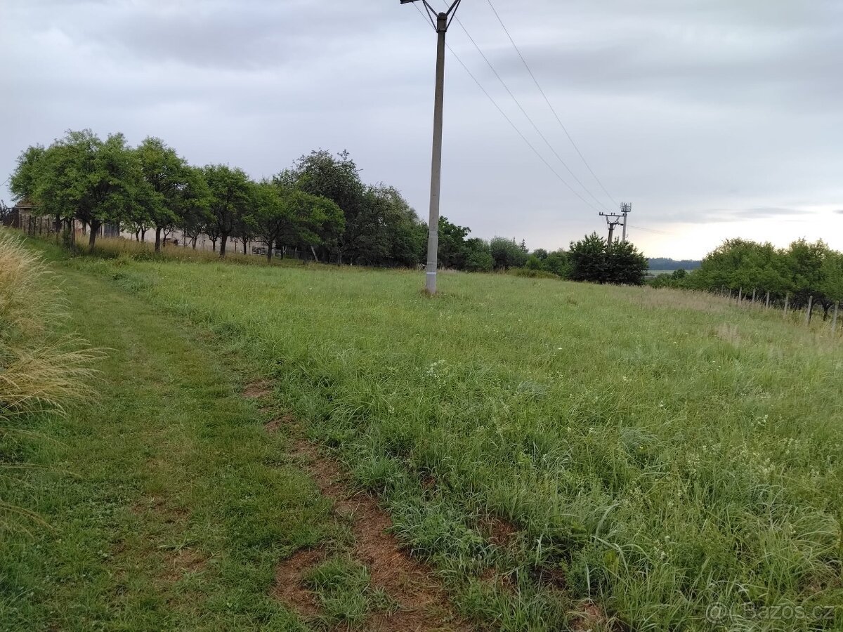 Prodej stavebního pozemku s velkou zahradou-Slavičín