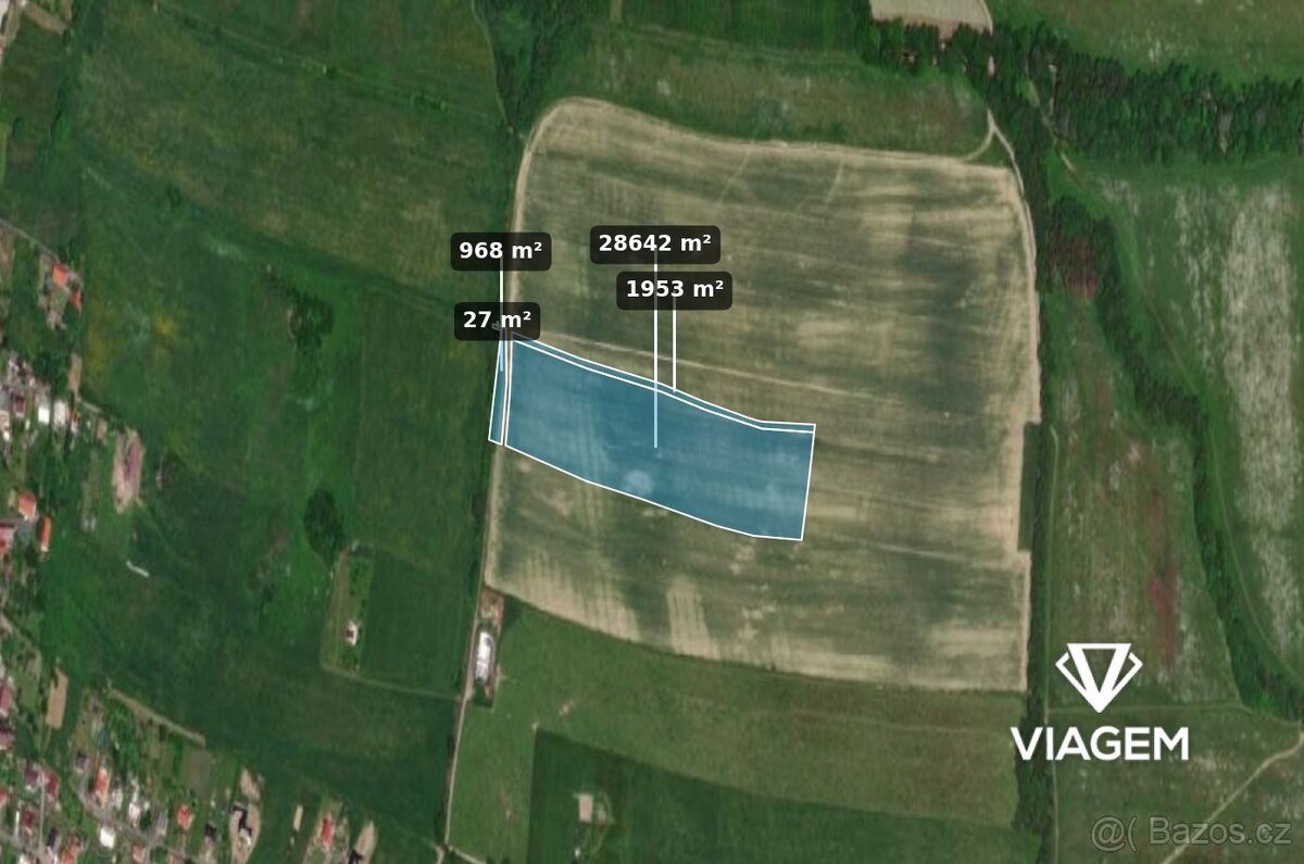 Pole 31 590 m²