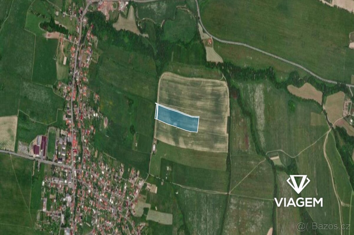 Pole 31 590 m²