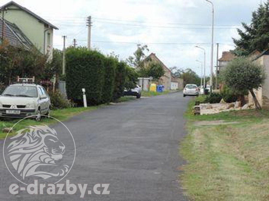 Soubor 11 pozemků o 264.996 m2, k.ú. Velichov u Žatce, okres