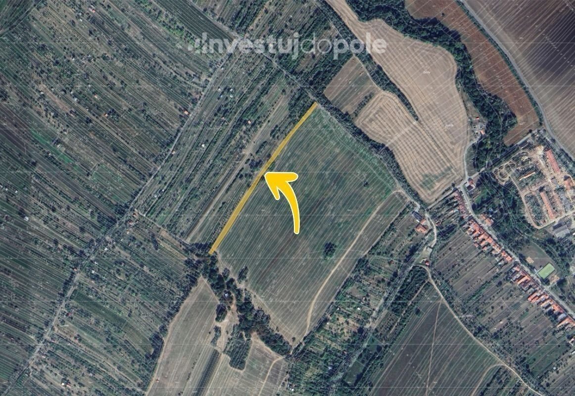 Prodej podílu 21/64 pole 1 111 m², Strážnice