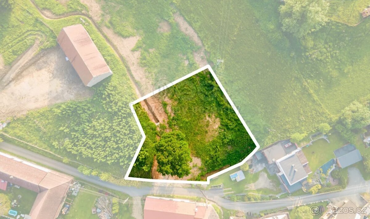 Stavební pozemek (1 091 m², Radnice - Svatá Barbora)