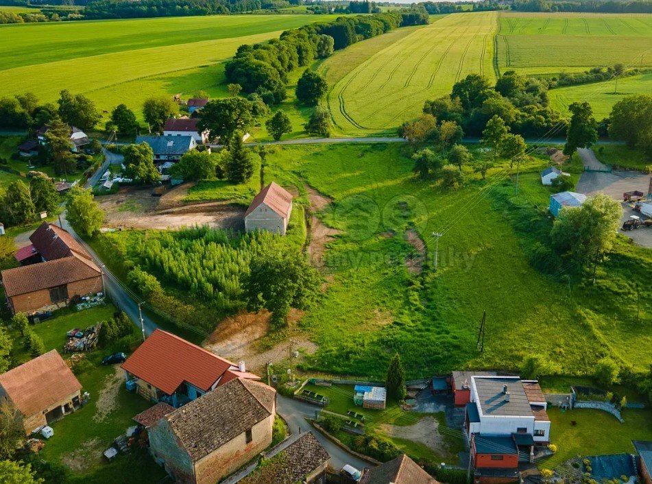 Stavební pozemek (1 091 m², Radnice - Svatá Barbora)