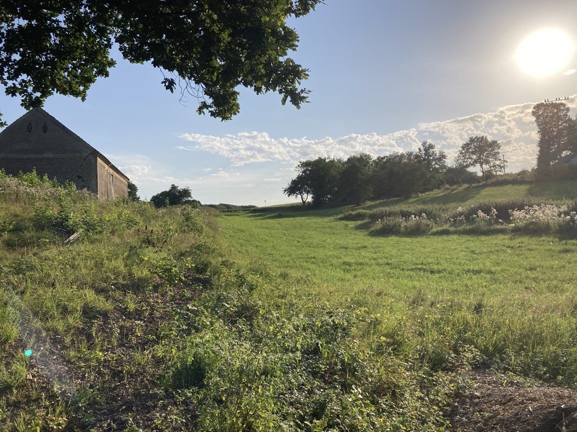 Stavební pozemek (1 091 m², Radnice - Svatá Barbora)