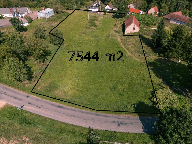 Stavební pozemek 7 544 m² – možnost 4 parcel, 980 Kč/m2