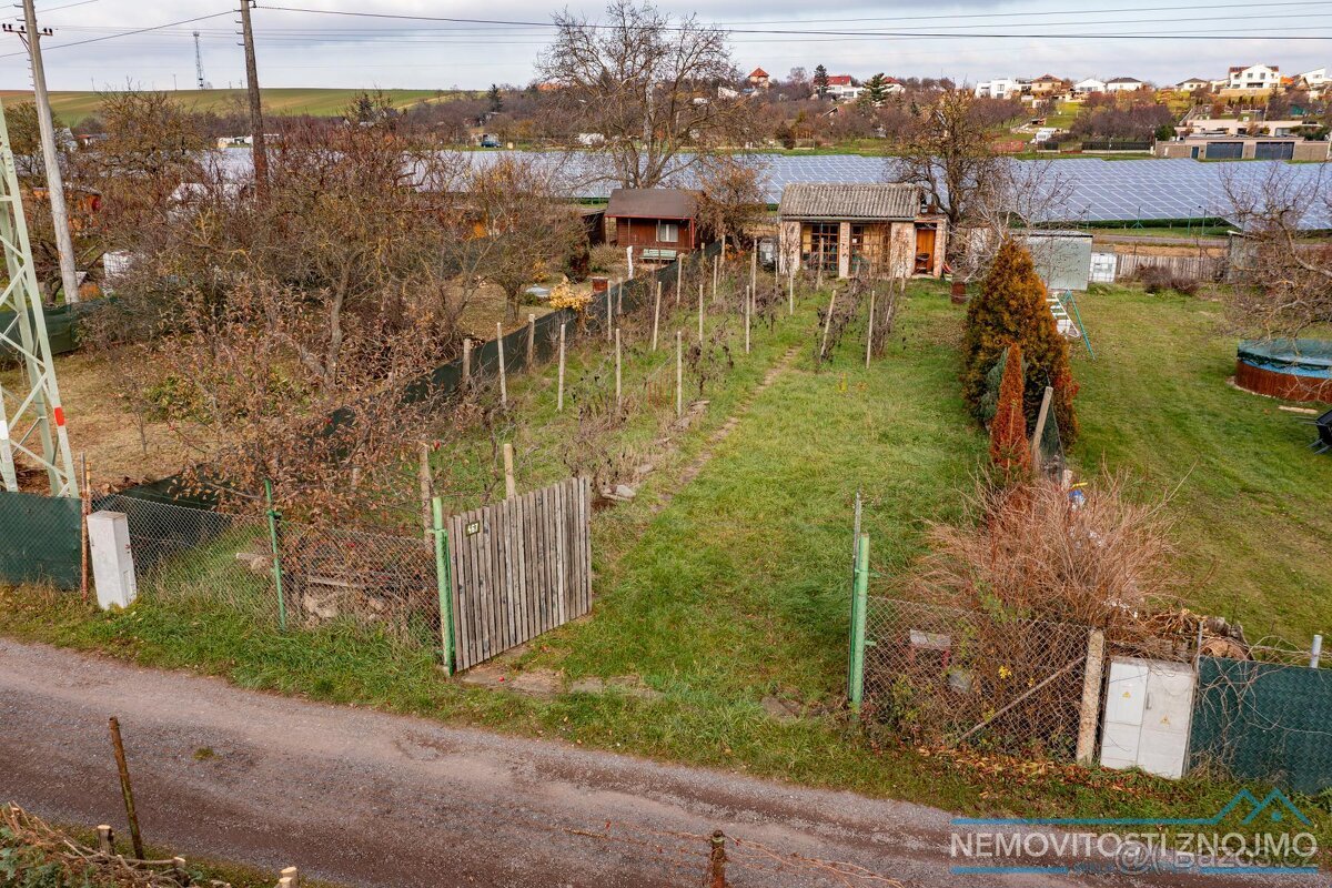 Prodej zahrady s již vystavěnou chatkou o výměře 31m2, k.ú. 