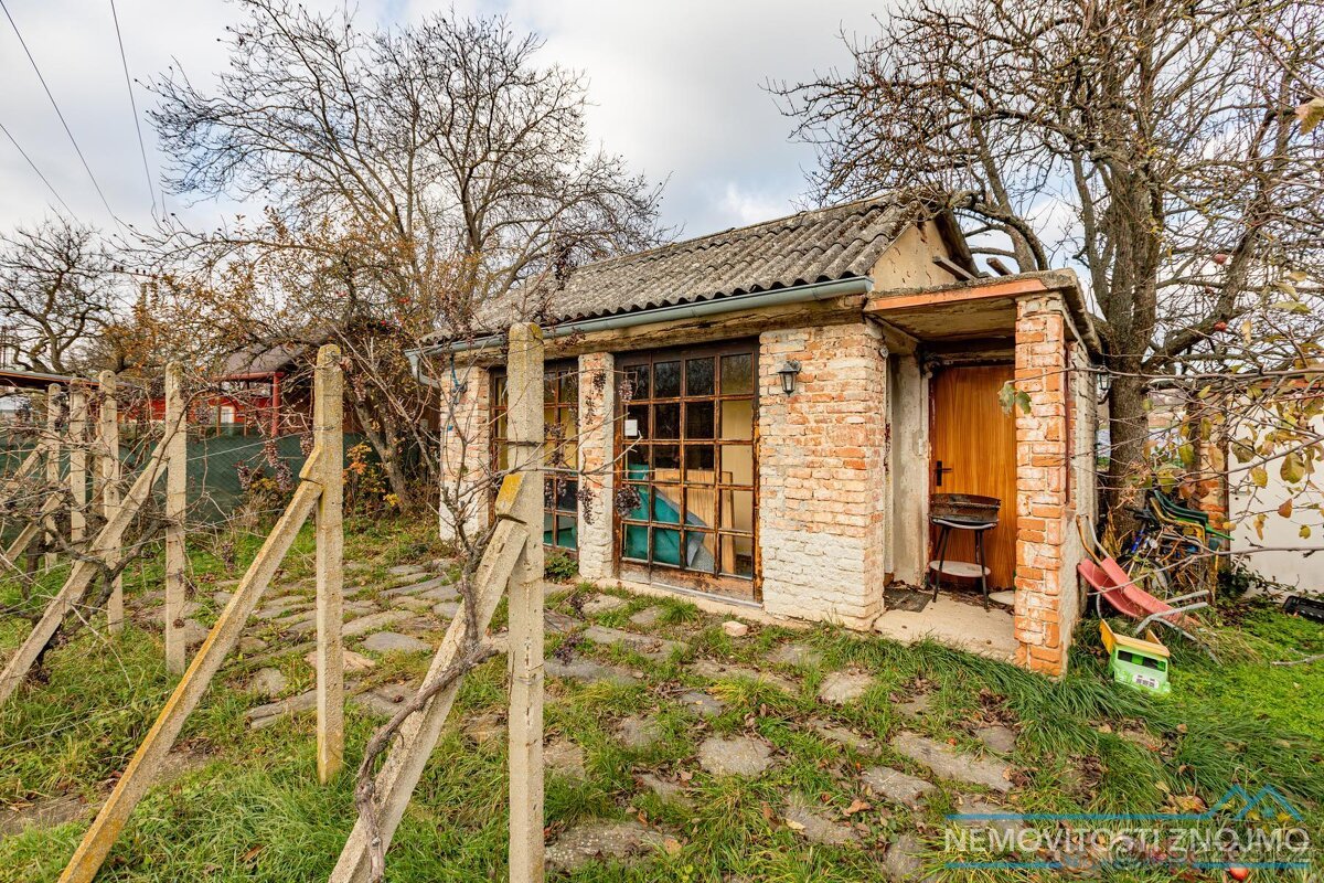 Prodej zahrady s již vystavěnou chatkou o výměře 31m2, k.ú. 