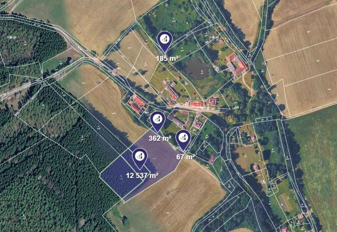 Prodej podílu 1/3 pole 4 384 m², Větřní