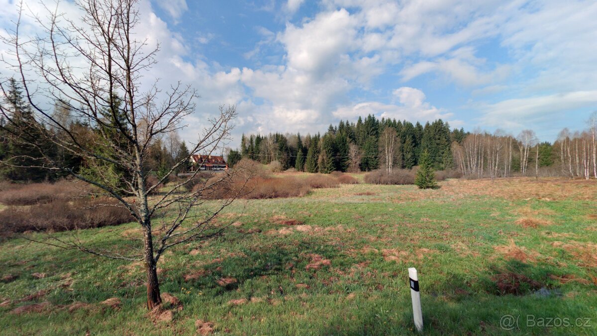Zajímavý pozemek přímo u výpadovky směr Guglwald