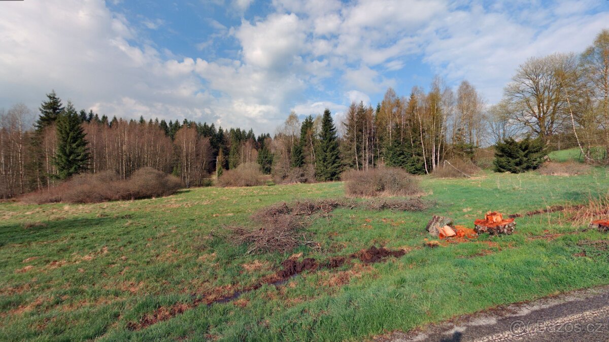 Zajímavý pozemek přímo u výpadovky směr Guglwald