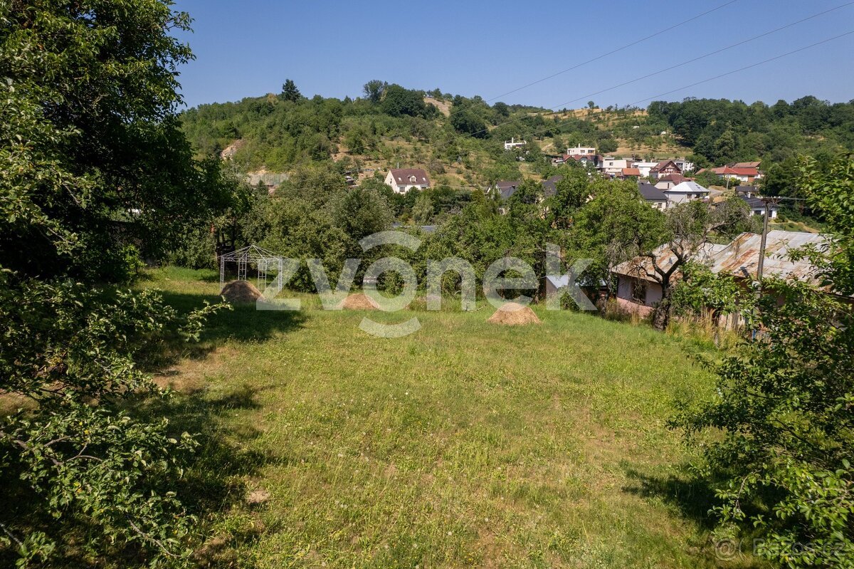 Prodej stavebního pozemku 1 282 m², Košíky, ev.č. ZL04780