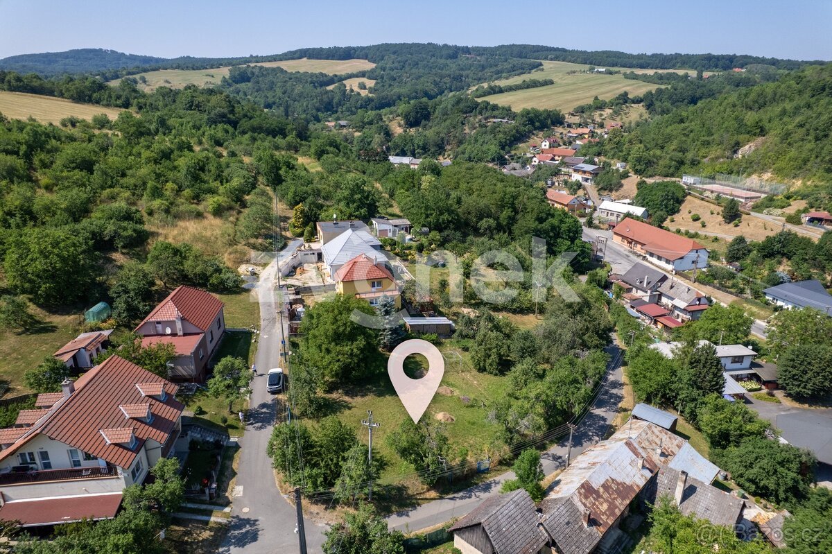 Prodej stavebního pozemku 1 282 m², Košíky, ev.č. ZL04780