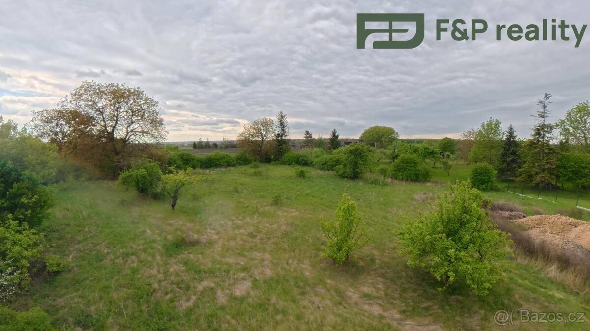 Prodej stavebního pozemku 1103m2, Skochovice