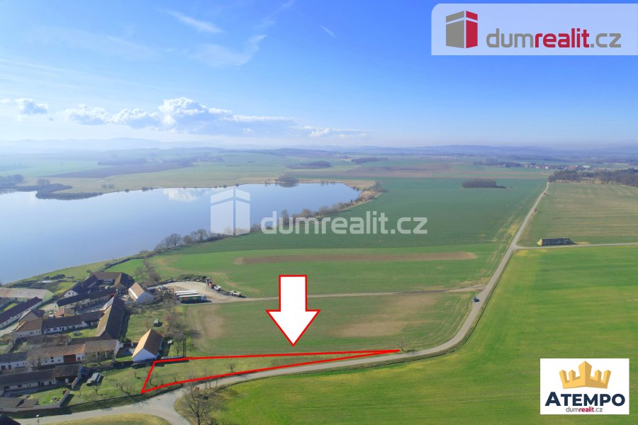 K prodeji, stavební pozemek o celkové výměře 1.318 m2, obec 