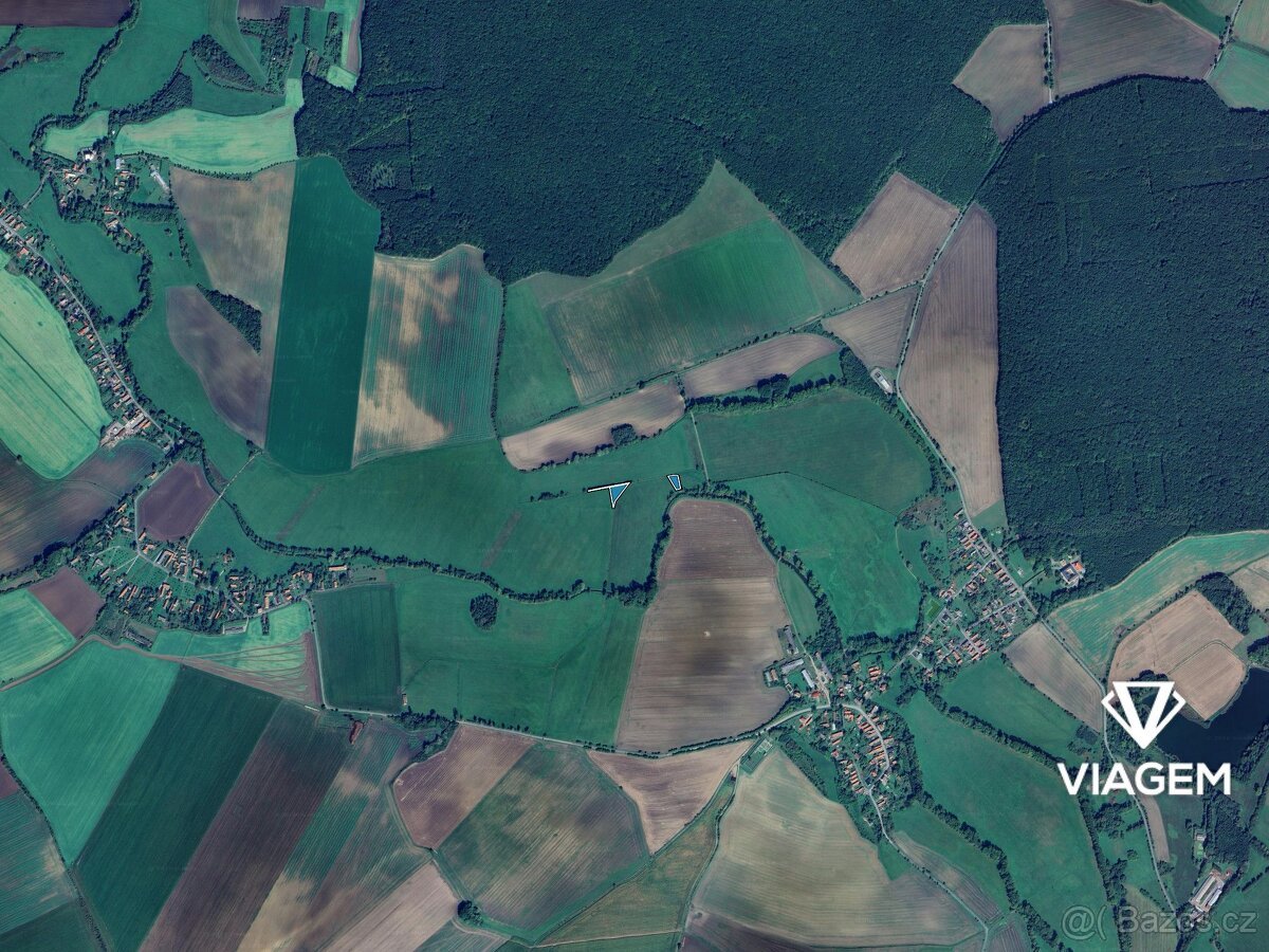 Pole 3 344 m², Podíl 50 % o výměře 1 085 m²