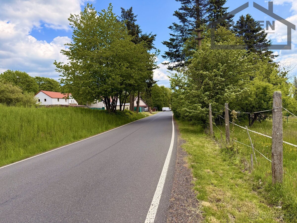 Stavební pozemek 988 m² (s možností dokoupit 1,8 ha), Lestko