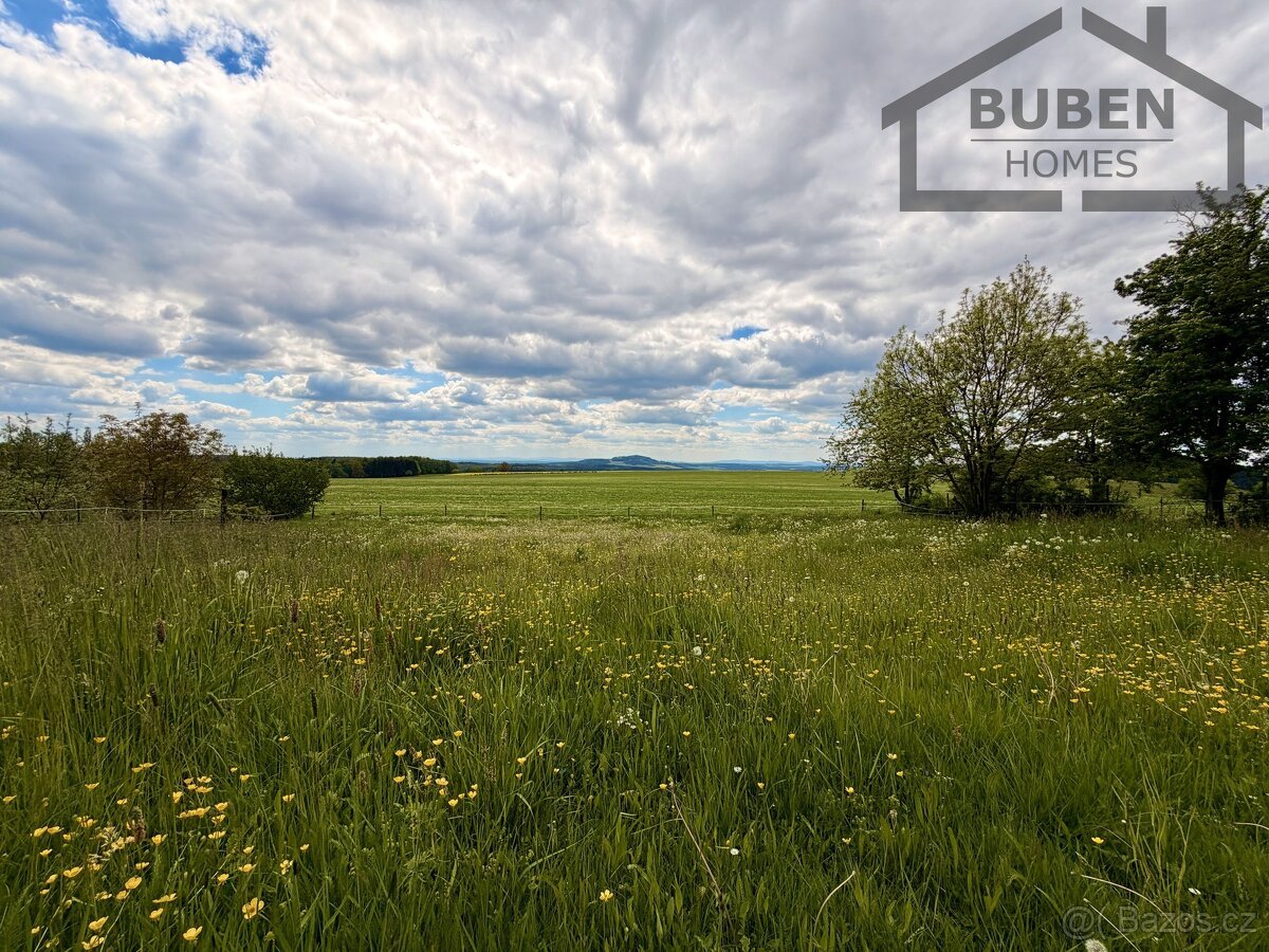 Stavební pozemek 988 m² (s možností dokoupit 1,8 ha), Lestko