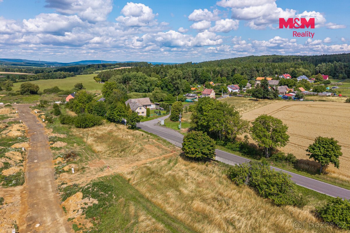 Prodej pozemku, 850 m², Narysov