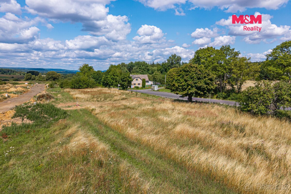 Prodej pozemku, 850 m², Narysov