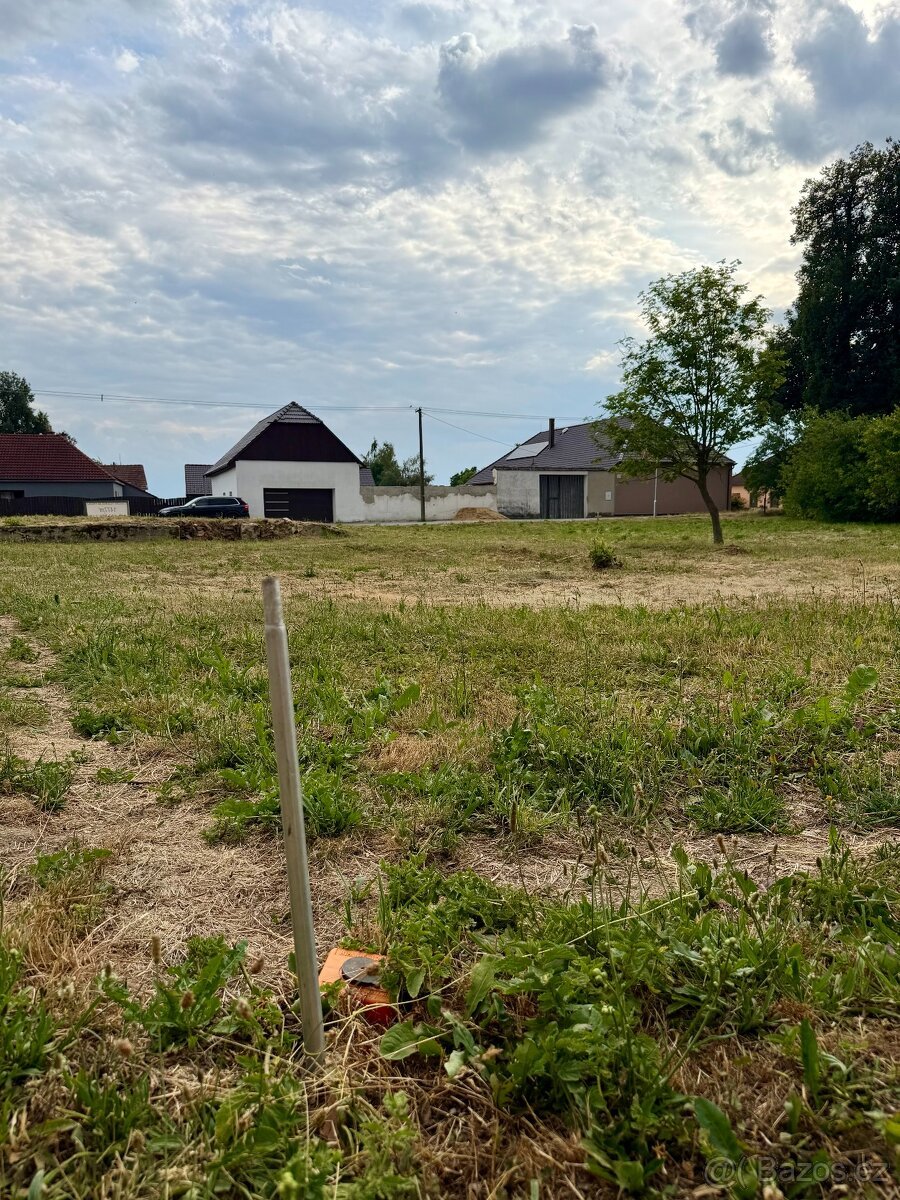 Prodej stavebního pozemku 1 477 m² – Šašovice u Želetavy