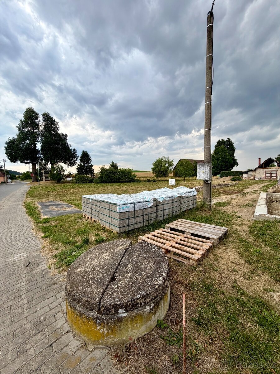 Prodej stavebního pozemku 1 477 m² – Šašovice u Želetavy