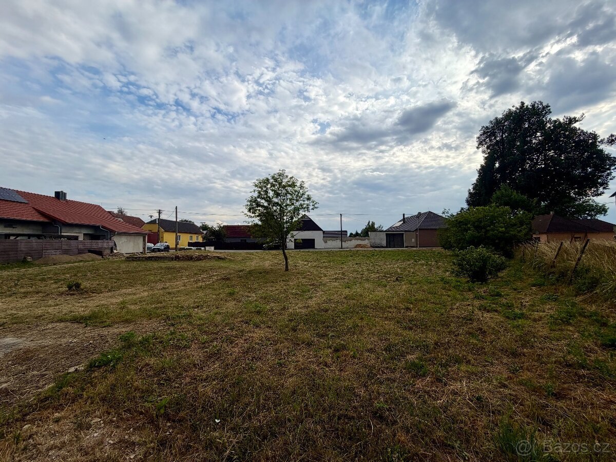 Prodej stavebního pozemku 1 477 m² – Šašovice u Želetavy